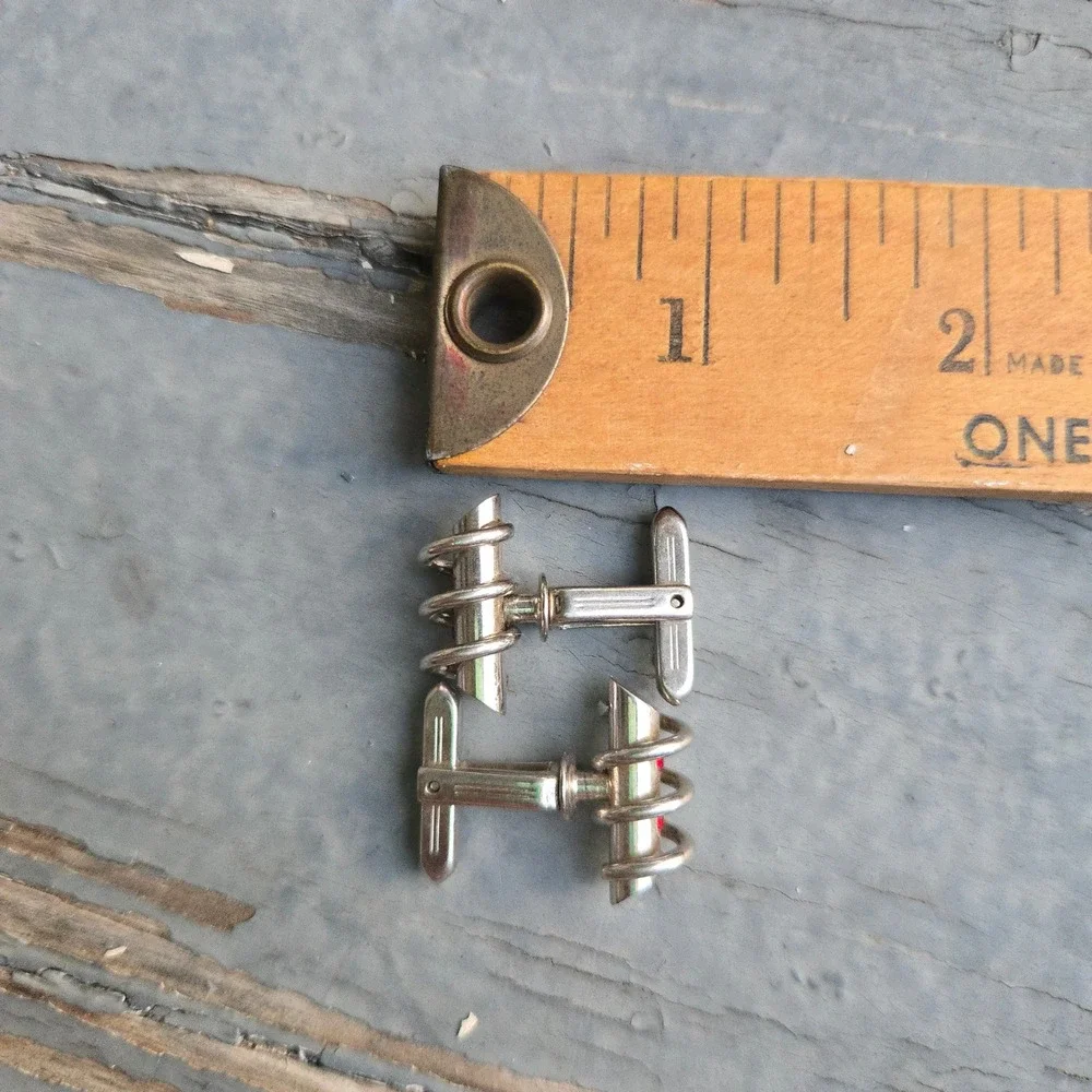 VTG Metal Art Cufflinks Vintage Corkscrew Wine Barware OS Mens Silver Red Spiral